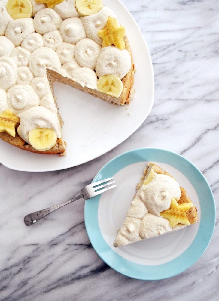 Vegan Banana Cake with Cream Cheese Frosting | beamingbanana.com